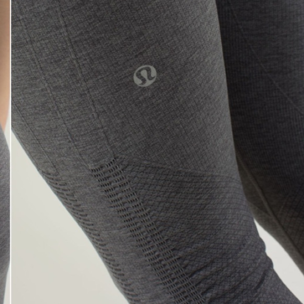 Lululemon In The Flow Crop II - Picture 6 of 15